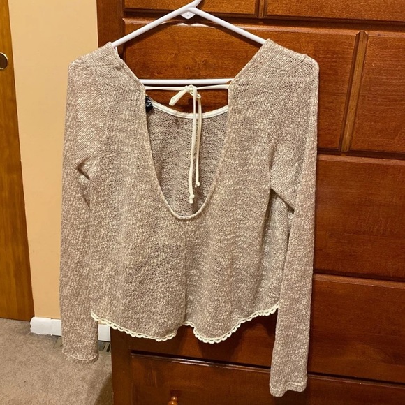 Top - Picture 2 of 2